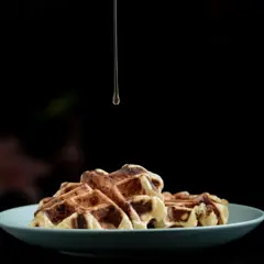 Waffle de pandebono con sirope